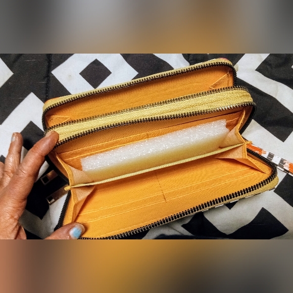 Wallet - Picture 3 of 4